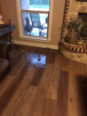 Supply Line Burst Causing Water Damage in Mineral Wells, TX (3)