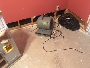 Supply Line Burst Causing Water Damage in Mineral Wells, TX (2)